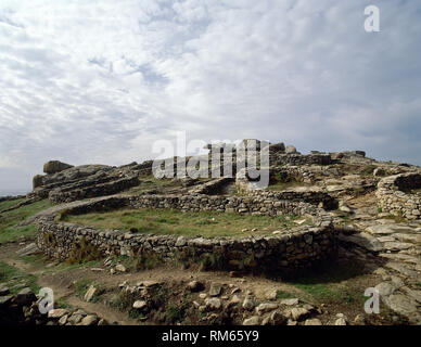 Spagna. Periodo celtico. La cultura di Castri e fortezze. Castro di Baroña. Pareti concentriche che formano il inclousures fortificato di forma circolare.secolo a.c.-1st secolo D.C. Baroña, provincia di La Coruña, Galizia, Spagna. Foto Stock