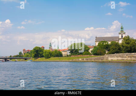 La storica Chiesa sulla roccia, chiamato anche Skalka, Paolino e Chiesa di San Stanislao è la Chiesa, sulle rive del fiume Vistola a Cracovia, Polonia Foto Stock