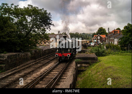 Thompson B1 61002 Impala lasciando la stazione Grossmont Foto Stock