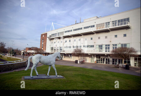 Una vista generale del deserto Orchid statua a Kempton Park Racecourse, Esher. Foto Stock