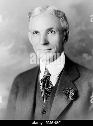 Henry Ford american business magnate e fondatore della Ford Motor Company foto scattata circa 1919 Foto Stock