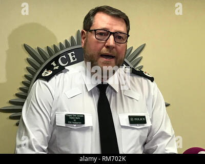 È sotto embargo per 0001 giovedì 14 febbraio PSNI Vice Assistente CHIEF CONSTABLE Stephen Martin scusandosi per conto dell'Organizzazione per la mancanza di divulgare informazioni alla polizia Mediatore circa una famigerata lealisti di ripresa. Cinque persone sono state uccise il 5 febbraio 1992 quando i membri dell'Ulster Freedom Fighters (uff) ha aperto il fuoco su Sean Graham bookmakers shop sulla parte inferiore Ormeau Road a Belfast. Foto Stock