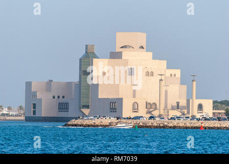 Doha, Qatar - 4 novembre 2016. Vista esterna del Museo di Arte Islamica di Doha. Foto Stock