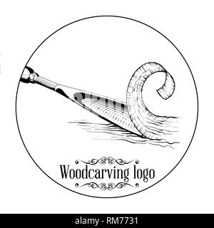 Logotipo di scultura illustrazione con uno scalpello, il taglio di una fetta di legno, stile vintage il logo in bianco e nero incisione isolato. Illustrazione Vettoriale