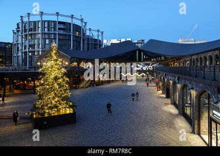 Gocce di carbone cantiere sviluppo retail a King's Cross, Londra England Regno Unito Regno Unito Foto Stock