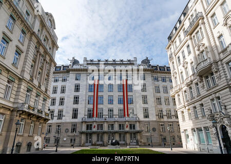 Stile Art Nouveau austriaca di Risparmio postale Bank Building a Vienna, Austria. Progettato e costruito dall'architetto Otto Wagner. Foto Stock