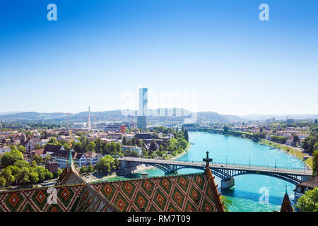 Basilea cityscape visto dal Minster tetto della cattedrale Foto Stock