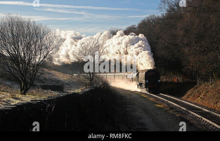 34092 Città di pozzetti capi verso Irwell Vale sulla East Lancs ferrovia. Foto Stock