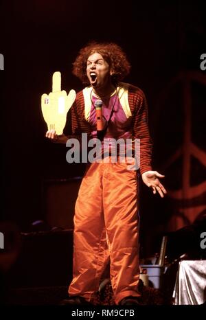 Il comico Scott Thompson, meglio noto con il suo nome di fase superiore di carota è indicato di eseguire sul palco durante un concerto aspetto. Foto Stock