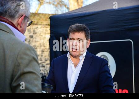 Londra, Regno Unito. Xiv Feb, 2019. Andrew Bridgen mp conservatore per North West Leicestershire intervistata su College Green. Credito: Claire Doherty/Alamy Live News Foto Stock