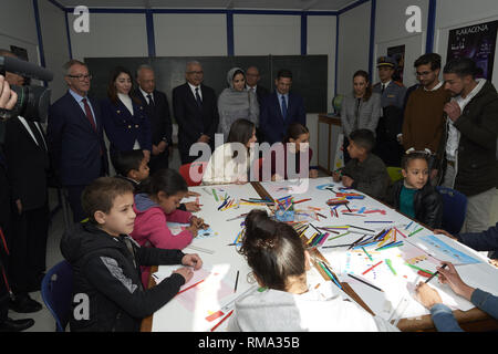 Rabat, Marocco. Xiv Feb, 2019. Regina Letizia di Spagna, Principessa Lalla Meryem del Marocco assiste un incontro con i bambini e con i giovani nella reception e il reinserimento a scuola della seconda opportunità il 14 febbraio 2019 in Sale-Rabat, Marocco.La spagnola Royals sono su di una visita di due giorni in Marocco Credit: Jack Abuin/ZUMA filo/Alamy Live News Foto Stock