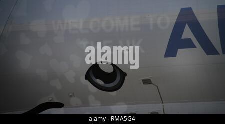 Broughton Regno Unito, 14 Febbraio 2019 - Airbus' BelugaXL super-transporter aeromobile toccato a Hawarden aérodrome a Broughton, Flintshire, alle 15.30 di oggi - il giorno di San Valentino di credito Fairbrother Ian/Alamy Live News Foto Stock