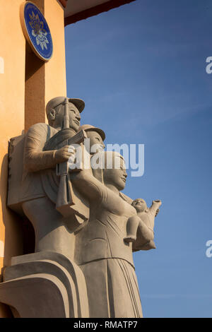 Cambogia, Kampot Provincia, Kep Vietnam Kampuchea monumento di amicizia, statue Foto Stock