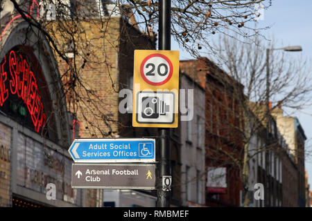 In ed intorno a Angel Islington Londra Foto Stock