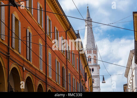 Facciate colorate in Modena Foto Stock