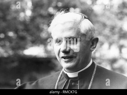 Il Cardinale Joseph Ratzinger, Arcivescovo di Monaco e Frisinga. Foto Stock