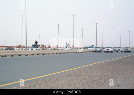 Una corsa di cammelli in corso, Dubai, UAE Foto Stock