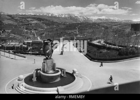 Fontana d'Antino, piazza del Littorio, l'aquila, Abruzzo, Italia, 1920-30 Foto Stock