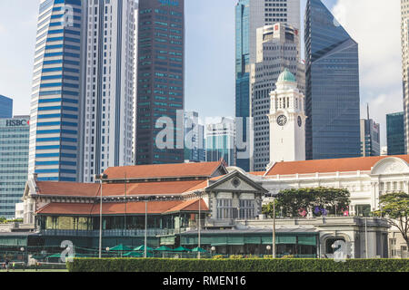 Singapore / Singapore - 02 Febbraio 2019: Singapore Victoria Concert Hall di architettura coloniale close up dettagli vista aerea in elegante retrò disattivato Foto Stock