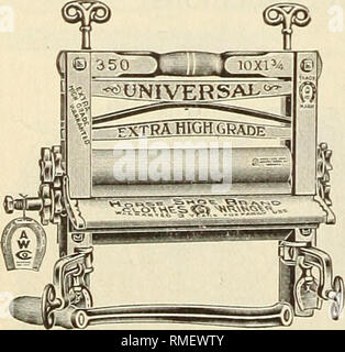 . Catalogo annuale : 1915 macchine semi di fertilizzanti etc. Cataloghi di sementi; Vivai (orticoltura) cataloghi; Verdure Cataloghi Cataloghi di frutta; attrezzature da giardinaggio e i cataloghi dei materiali di consumo. Questo è il più leggero in esecuzione e di lavoro più semplice macchina di lavaggio realizzata. Cuscinetti a rulli; nessun attrito. Funziona in entrambe le direzioni. Molto semplice; nulla per arrivare fuori ordine. Le vasche sono fatte di scelto Virginia cedro bianco e sono piacevolmente ondulati sui lati e sul fondo. I cerchi sono realizzati in filo zincato, e sono saldati mediante elettricità. Questi sono molto più forte di quello del vecchio stile rollbar di piana, e non possano cadere o Foto Stock