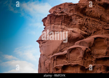 La "Faccia Rock' nel Wadi Rum, Giordania, Medio Oriente Foto Stock
