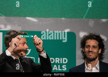 Madrid, Spagna. Xiv Feb, 2019. Andreas Egli rileva la Spagna durante la cerimonia di assorbimento della Coppa Davis finale. Credito: Marcos del Mazo/Alamy Live News Foto Stock