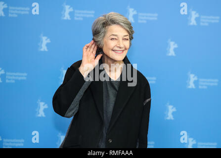 Berlino, Germania. Xiv Feb, 2019. British attrice Charlotte Rampling, vincitore del titolo onorario Orso d oro per il premio Lifetime Achievement, frequenta un photocall durante la sessantanovesima Festival Internazionale del Cinema di Berlino a Berlino, capitale della Germania, il 14 febbraio, 2019. Credito: Shan Yuqi/Xinhua/Alamy Live News Foto Stock