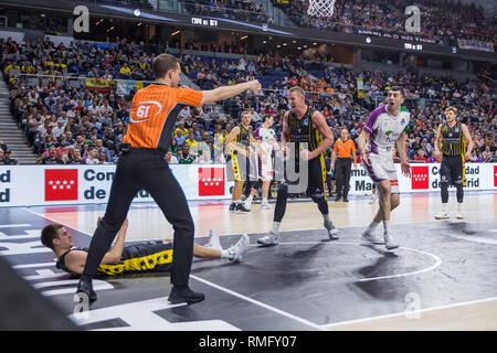 Madrid, Spagna. Xiv Feb, 2019. Giorgi Shermadini durante Iberostar Tenerife vittoria su Unicaja Málaga (88 - 78) in Copa del Rey 2019 gioco (quarti) celebrata a Madrid (Spagna) al centro Wizink. 14 febbraio 2019. Credito: Juan Carlos García Mate/Pacific Press/Alamy Live News Foto Stock