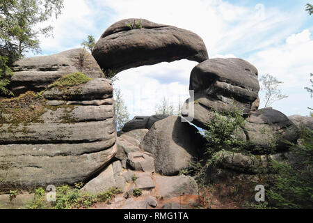 Rock Gate nella riserva naturale Broumov pareti, PLA Broumov, Repubblica Ceca Foto Stock