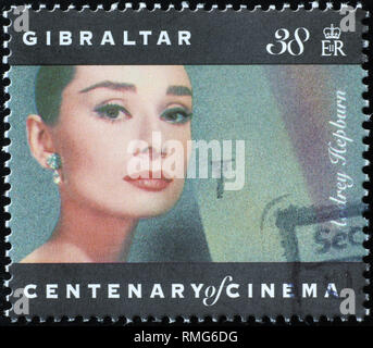 La bellezza di Audrey Hepburn sul francobollo Foto Stock