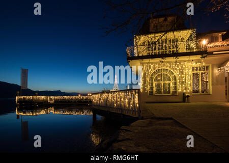 Decorazione di natale luce al lago Wörthersee in Carinzia/Austria Foto Stock