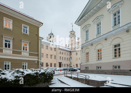 Sera d'inverno all'università di Vilnius, Lituania. Foto Stock