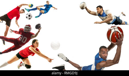 Attacco. Sport collage su calcio, football americano, basket, pallavolo, rugby, pallamano giocatori con sfere isolato su sfondo bianco con spazio di copia Foto Stock