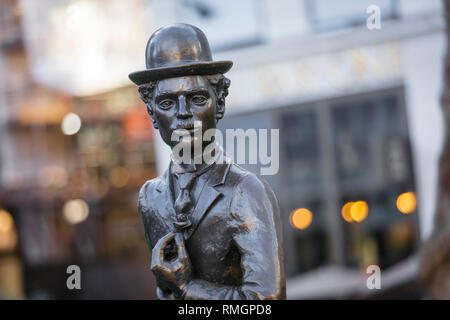 Leicester Square, London, Greater London, 7 febbraio 2019, la statua di Sir Charles Chaplin Foto Stock