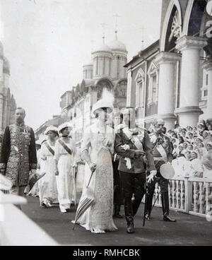 Tsar la famiglia sulla celebrazione del trecentesimo anniversario della Casa di Romanov al Cremlino. Argento Fotografia di gelatina Foto Stock