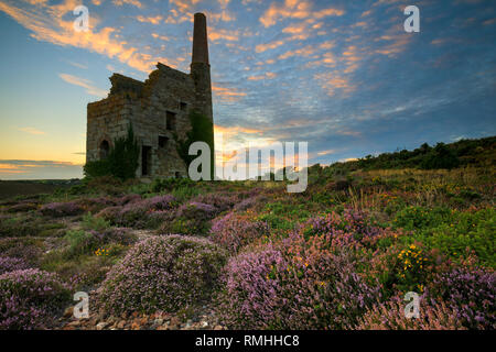 Motore Tywarnhalye vicino casa Porthtowan in Cornovaglia. Foto Stock