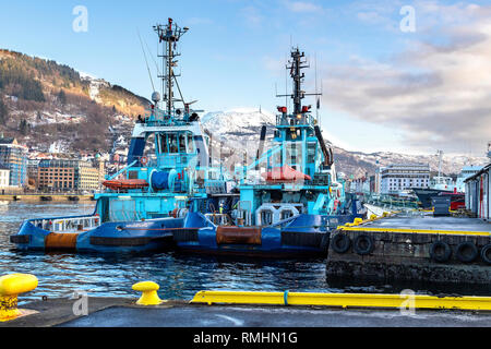 Barche rimorchiatore Silex (costruito 1994) e Vivax (b. 2008) nel porto di Bergen, Norvegia. Foto Stock