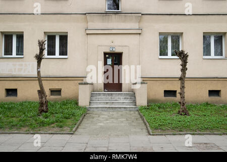 Una vista di vecchi caseggiati e panorami di Nowa Huta, un socialista pianificata nella città di Cracovia in Polonia. Foto Stock