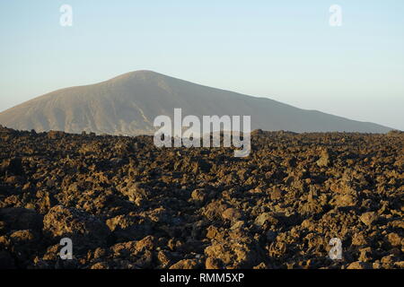 Wanderung bei Mancha Blanca, Lavameer und Vulkane, Lanzarote, Kanarische isole, Spanien Foto Stock