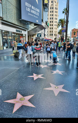 Los Angeles, California, Stati Uniti d'America - 8 gennaio 2017. Vista la Hollywood Boulevard a Los Angeles, CA, con stelle di Hollywood W Foto Stock