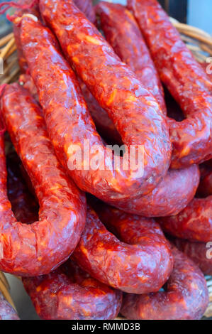 L'Italia, Calabria, mercato, Salsiccia Calabrese, peperoncino salsiccia Foto Stock