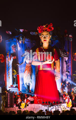 VIAREGGIO, Italia-09: Un gigante di carta chiamato mache ' adelante " è dedicato a Frida Khalo durante il tradizionale Carnevale di Viareggio il Carnevale di V Foto Stock