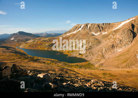 WY03722-00...WYOMING - Gardner lago, situato sul loop Beartooth National Recreation Trail in Shoshone National Forest. Foto Stock