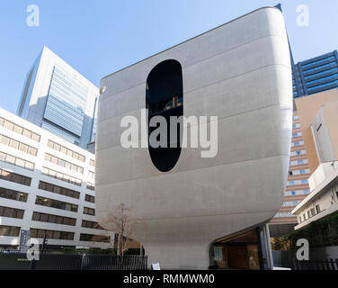 Shinjuku Ruriko-in Byakurenge-do, costruito nel 2014, progettato da Kiyoshi Sey Takeyama + Amorphe, Shibuya-Ku, Tokyo, Giappone Foto Stock