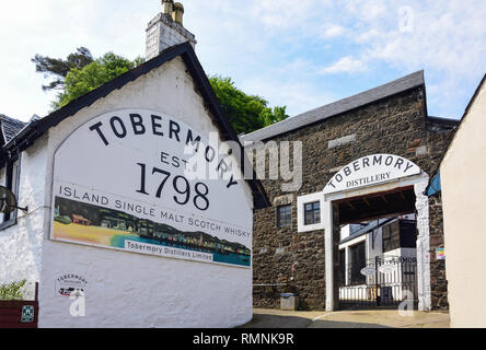 Centro visite della distilleria Tobermory, Ledaig, Tobermory, Isola di Mull, Ebridi interne, Argyll e Bute, Scozia, Regno Unito Foto Stock