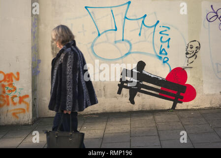 Brighton, Inghilterra il 15 febbraio 2019. Arte di strada circa l'amore. Foto Stock