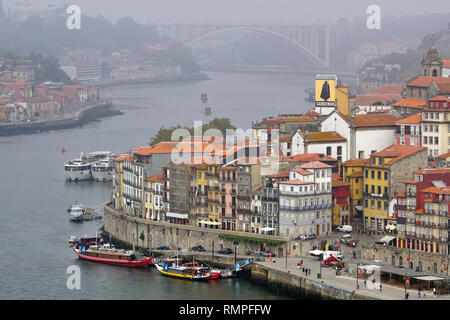 Case pittoresche a Douro Porto Portogallo Foto Stock