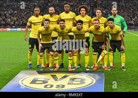 Londra. UK 13Febbraio team Borussia Dortmund durante la UEFA Champions League match tra Tottenham Hotspur e Ballspielverein Borussia 09 e.V. Dortmund allo Stadio di Wembley, Londra Mercoledì 13 febbraio 2019. (Credit: Jon Bromley | MI News & Sport Ltd) Foto Stock