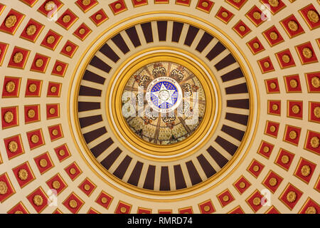 Oklahoma City, Oklahoma, Stati Uniti d'America - 18 gennaio 2017. Soffitto della cupola del Campidoglio di Oklahoma a Oklahoma City, OK con il Foto Stock