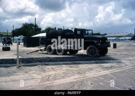 Esercito USA / Stati Uniti esercito Tankwagen / Manutenzione carburante carrello M54 Foto Stock